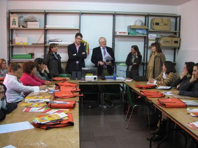 

Reunión del Alcalde y la concejala de Bienestar Social con los miembros del curso.

