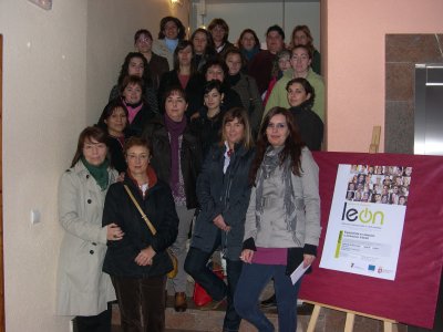 

Asistentes al curso con representantes del Ayuntamiento

