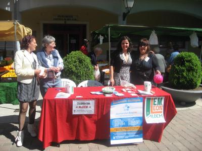 

Representantes de ALDEM durante la cuestación

