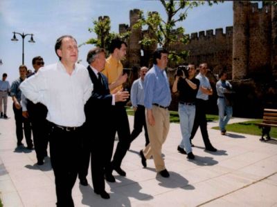 

Francisco Álvarez Cascos en la visita oficial a Valencia de D. Juan, el 27 de mayo de 2001

