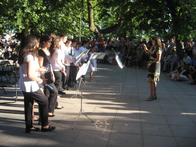 

Tocando en el Jard&iacue;n de los Patos

