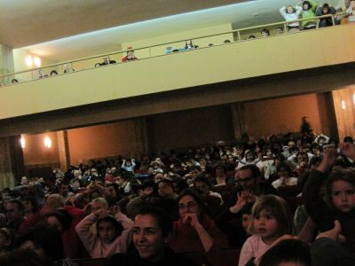 

Lleno para ver la actuación

