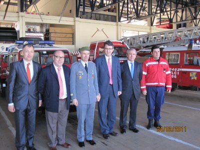 

En el parque de los bomberos voluntarios de Braganza con el Comandante José Fernándes y responsables municipales.
