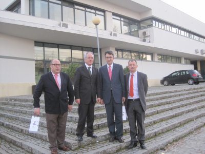 

A la entrada del Instituto Politécnico de Braganza, con el Presidente de la Cámara Municipal

