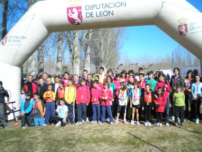 

Fotografía de los participantes con las autoridades

