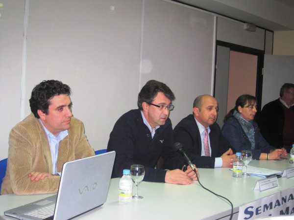 

Momento de la inauguración con Francisco Castañón, Juan M. Majo, Josefina Martínez y  Ricardo Aller

