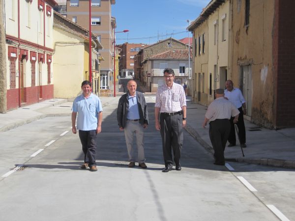 

Juan Martínez Majo, José Jiménez Martínez y Mariano Fernández en la calle de San Pedro

