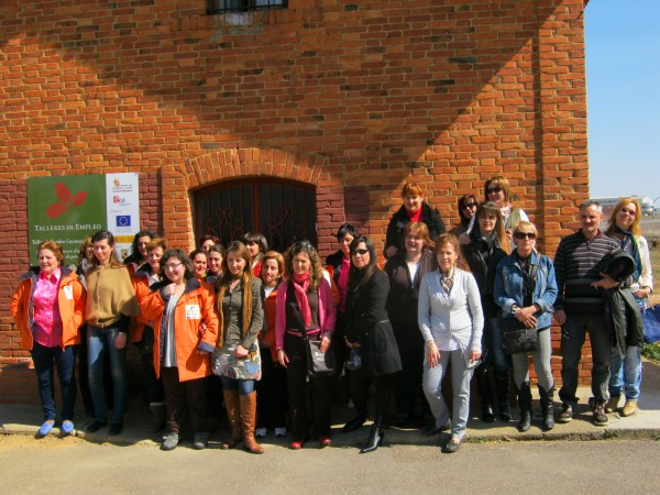 

Foto de los grupos de los Talleres de Empleo de Valencia de Don Juan y de Villaquilambre

