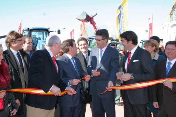 

La 92ª Feria de Febrero ha abierto sus puertas con más de ciento cincuenta expositores y con una afluencia de más de más de 10.000 visitantes, en la primera jornada.

