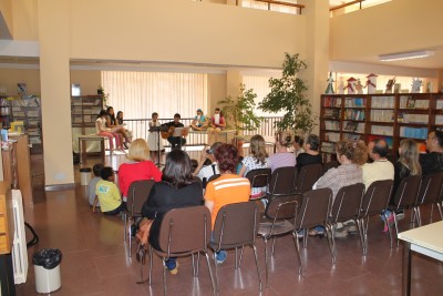 

Animación a la Lectura Infantil con la colaboración instrumental del guitarrista Carlos Miguel García Macias

