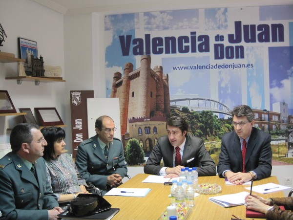 

Momento de la reunión con el Delegado de Gobierno

