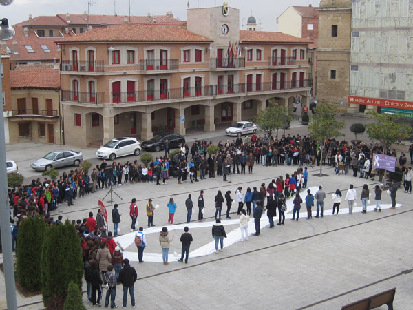 

VALENCIA DE DON JUAN, STOP Y TARJETA ROJA AL MALTRATO

