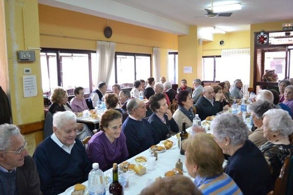

Foto del almuerzo que tuvo lugar en el Hogar del Pensionista

