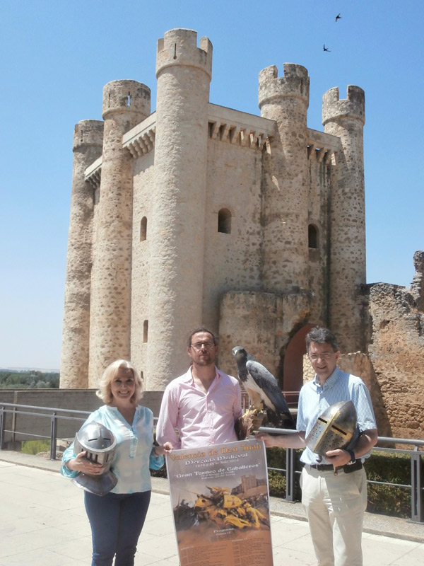 

GRAN TORNEO DE CABALLEROS EN EL MERCADO MEDIEVAL DE VALENCIA DE DON JUAN

