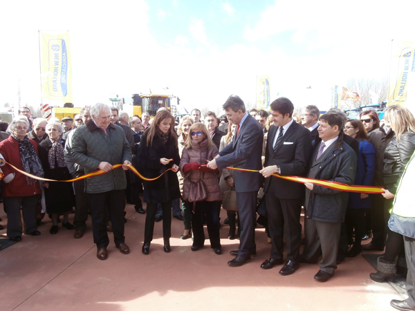 

LA PRESIDENTA DE LA DIPUTACIÓN DE LEÓN, ISABEL CARRASCO, INAUGURA LA 94ª EDICIÓN DE LA FERIA DE FEBRERO EN COYANZA

