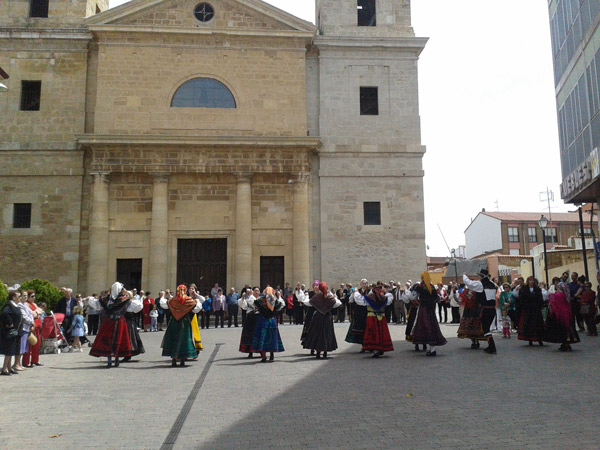 

Foto de la actuación grupo de danzas
