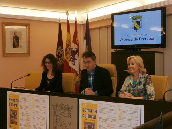 

FOTO DE LA PRESENTACIÓN DE LA 32ª SEMANA CULTURAL

