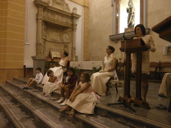 

La pregonera con la corte de las fiestas 2014
