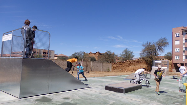 

VALENCIA DE DON JUAN ESTRENA SKATE PARK

