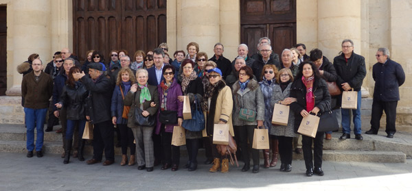 

Foto de familia de los alumnos de la Universidad de la Experiencia que nos visitaron
