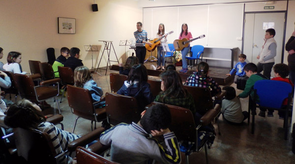 

INSTRUMENTOS A LA CARTA DE LA E.M.M.D EN LA SEMANA CULTURAL COYANTINA

