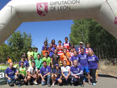 

Teniente Alcalde y concejales del Ayto. de Valencia de Don Juan con los ganadores

