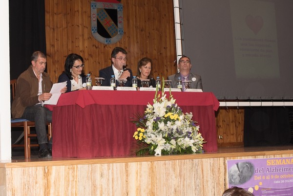 

Apertura de la exposición Reflexiones sobre el Alzheimer

