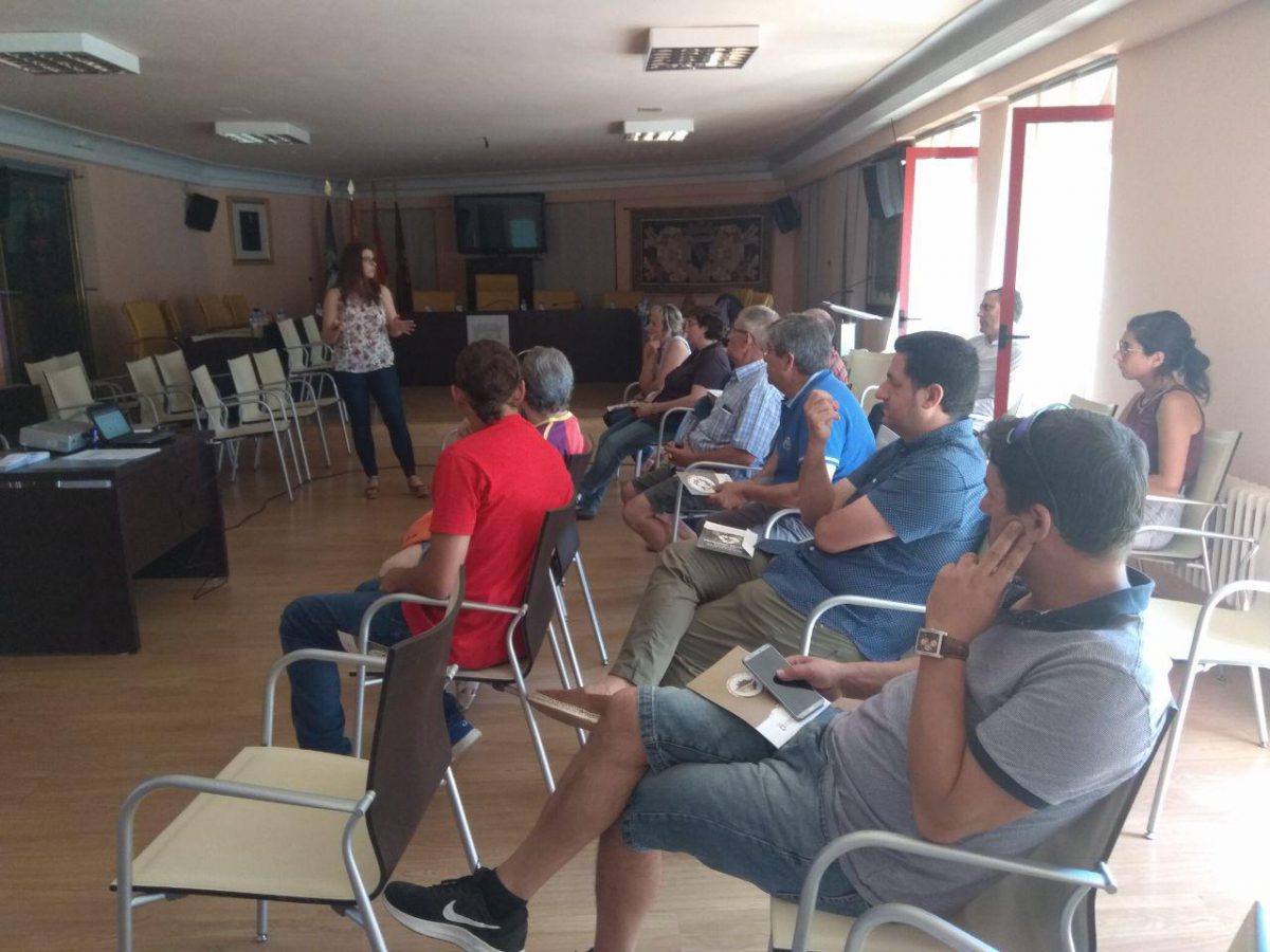 Charla-en-el-Ayuntamiento-de-Valencia-De-Don-Juan-Tratamiento-Residuos-Menores-1