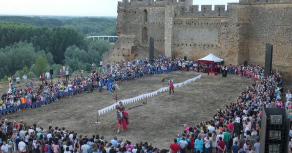 Mercado medieval en Valencia de Don Juan en los entornos del Castillo