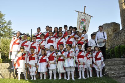 Día-De-La-Comarca-Grupo-De-Danzas-Coyanza-El-Cerezo
