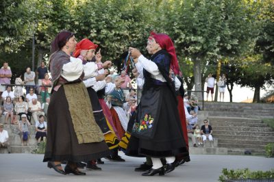 Día-De-La-Comarca-Grupo-De-Danzas-Coyanza-El-Cerezo-6