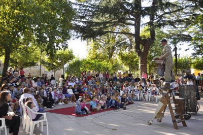 Isi-Si-Et-La-Teatro-Mimos-Valencia-De-Don-Juan