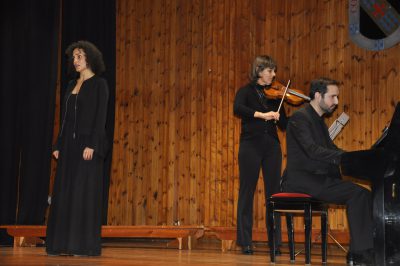 Coral-Coyantina-Judit-Martínez-Natalia-Fridental-Violín-Canto