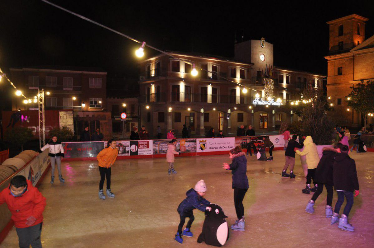 Pista-De-Hielo-Valencia-De-Don-Juan-6