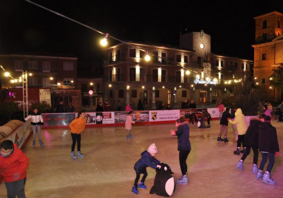 Pista-De-Hielo-Valencia-De-Don-Juan-6