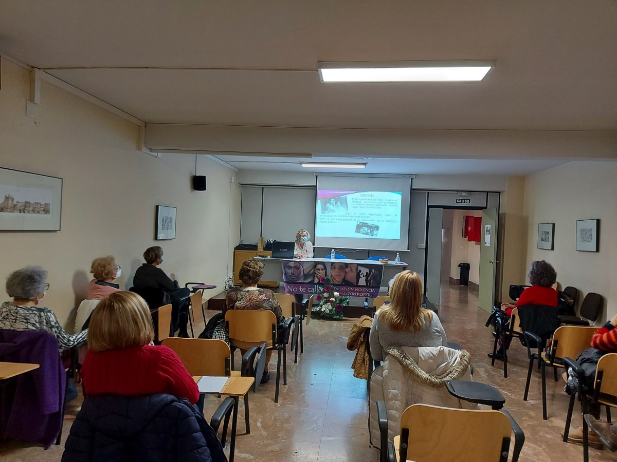 Valencia-De-Don-Juan-25-Noviembre-2021-Día-Internacional-Contra-La-Violencia-De-Género-Conferencia-Luciana-Jaurena-Caula