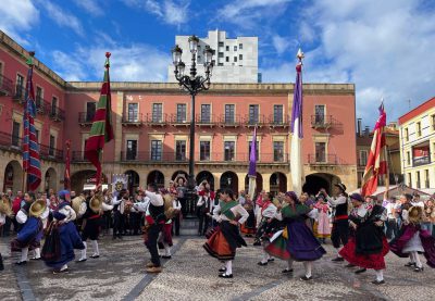 Valencia-De-Don-Juan-Grupo-De-Danzas-Villamandos-Casa-León-Asturias-20221023-2