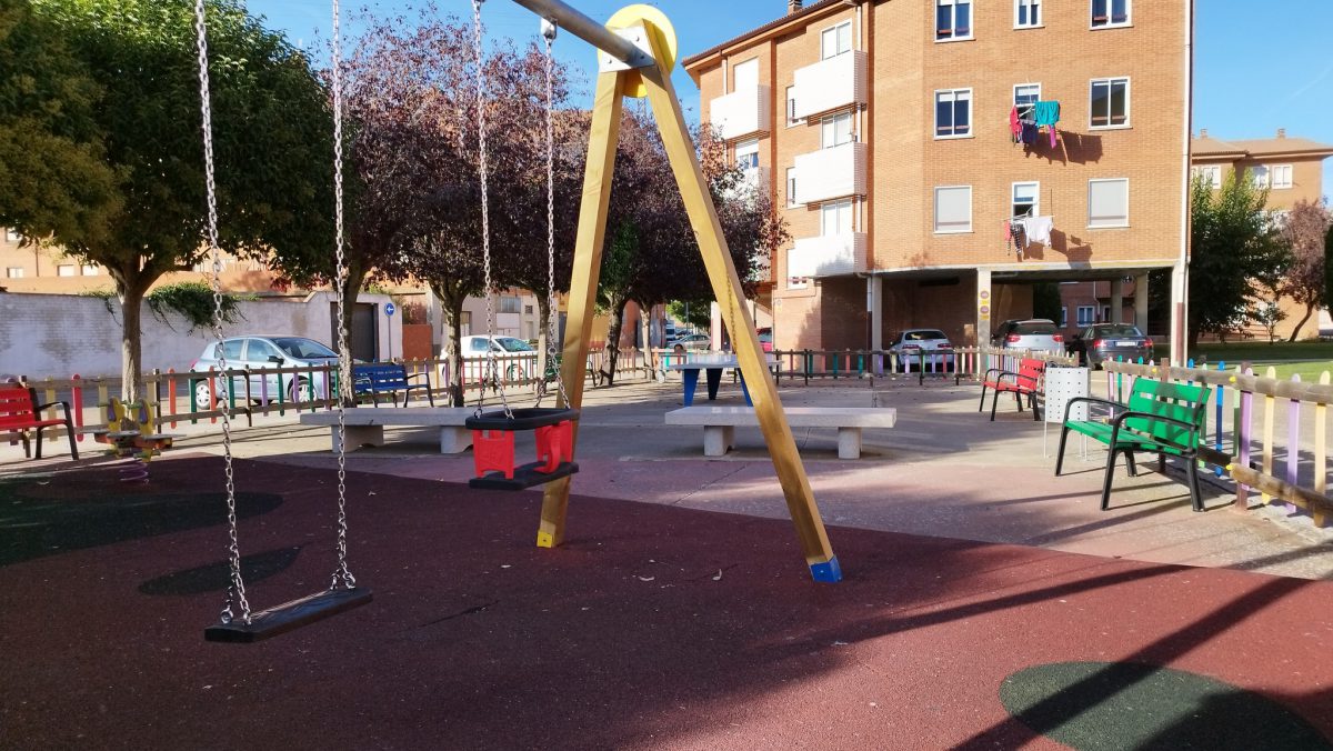 Valencia-De-Don-Juan-Parques-Y-Jardines-Parques-Infantiles_2