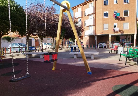 Valencia-De-Don-Juan-Parques-Y-Jardines-Parques-Infantiles_2