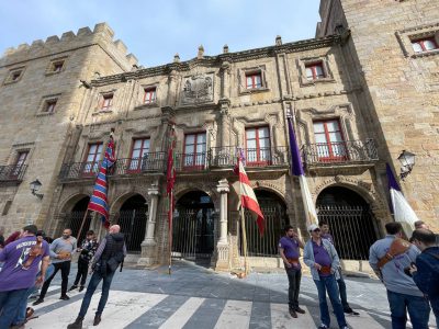 Valencia-De-Don-Juan-Pendones-Casa-León-Asturias-20221023-2