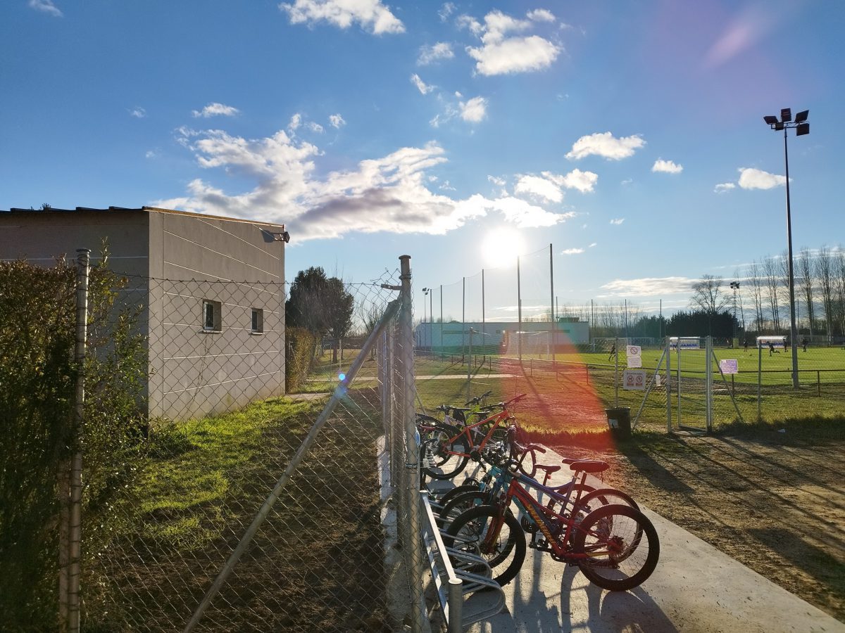 Valencia-De-Don-Juan-Complejo-Acuático-Polideportivo-Aparcabicis-Campo-De-Fútbol