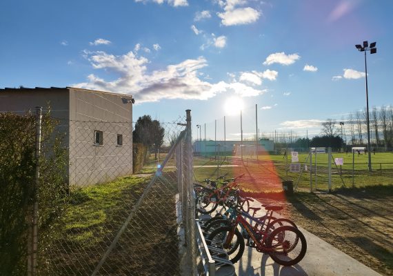 Valencia-De-Don-Juan-Complejo-Acuático-Polideportivo-Aparcabicis-Campo-De-Fútbol