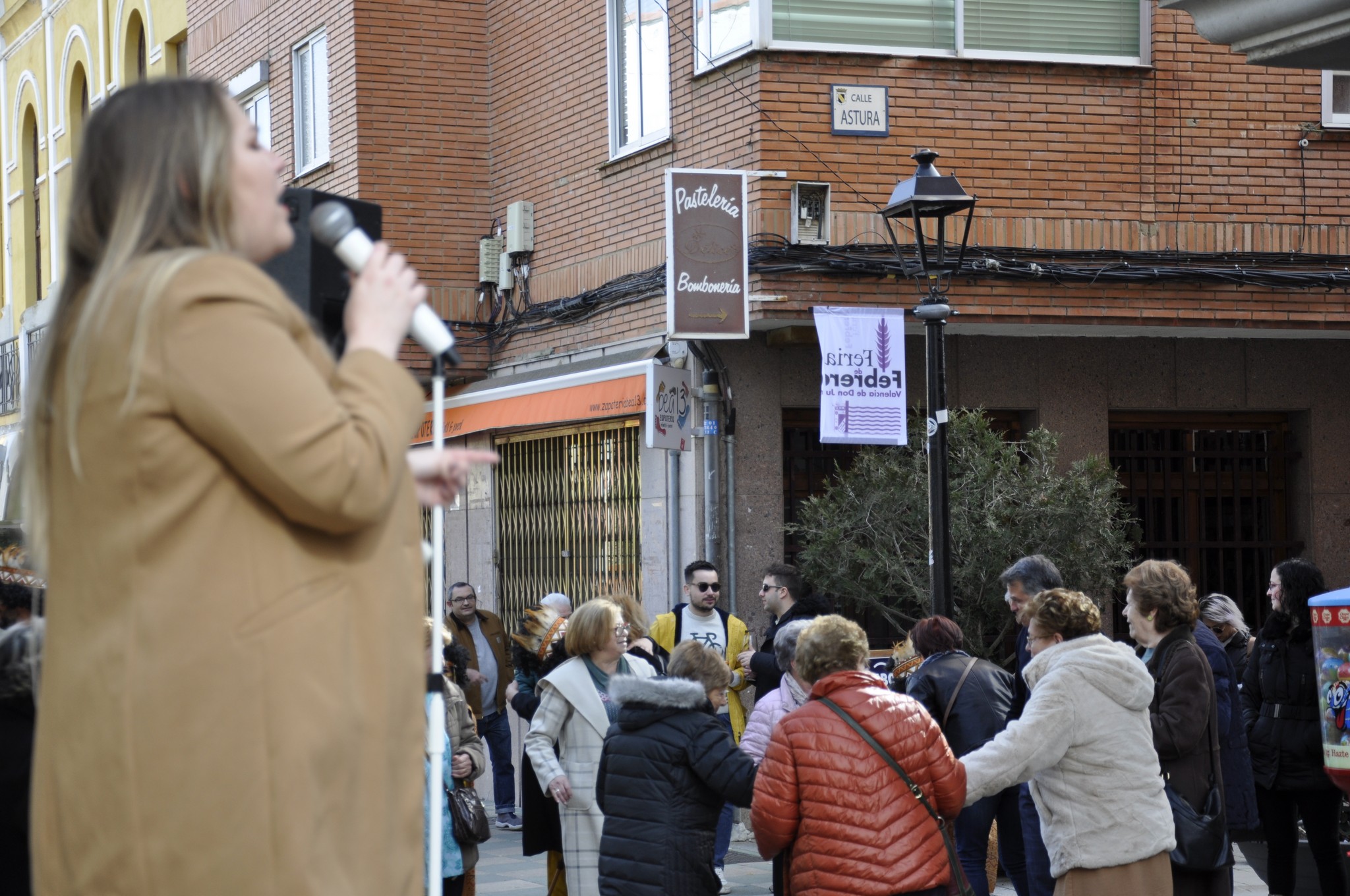 Valencia-De-Don-Juan-Feria-De-Febrero-102-Edición-20230219-Café-Torero-Janice-Vidal