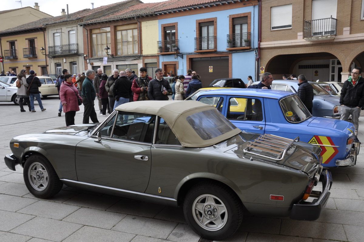 Valencia-De-Don-Juan-Feria-De-Febrero-102-Edición-20230219-Concentración-Coches-Clásicos